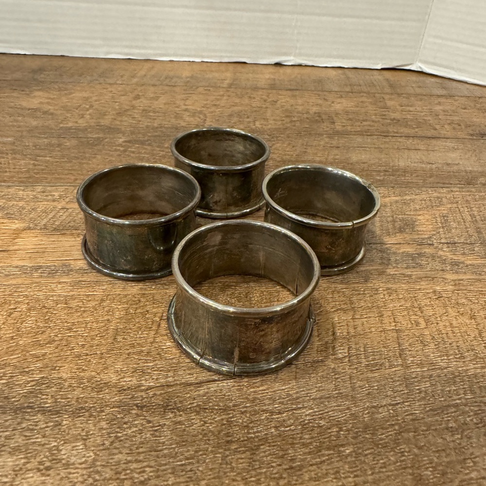Silver Plated Round Napkin Ring Holder Set of 4 - Unmarked